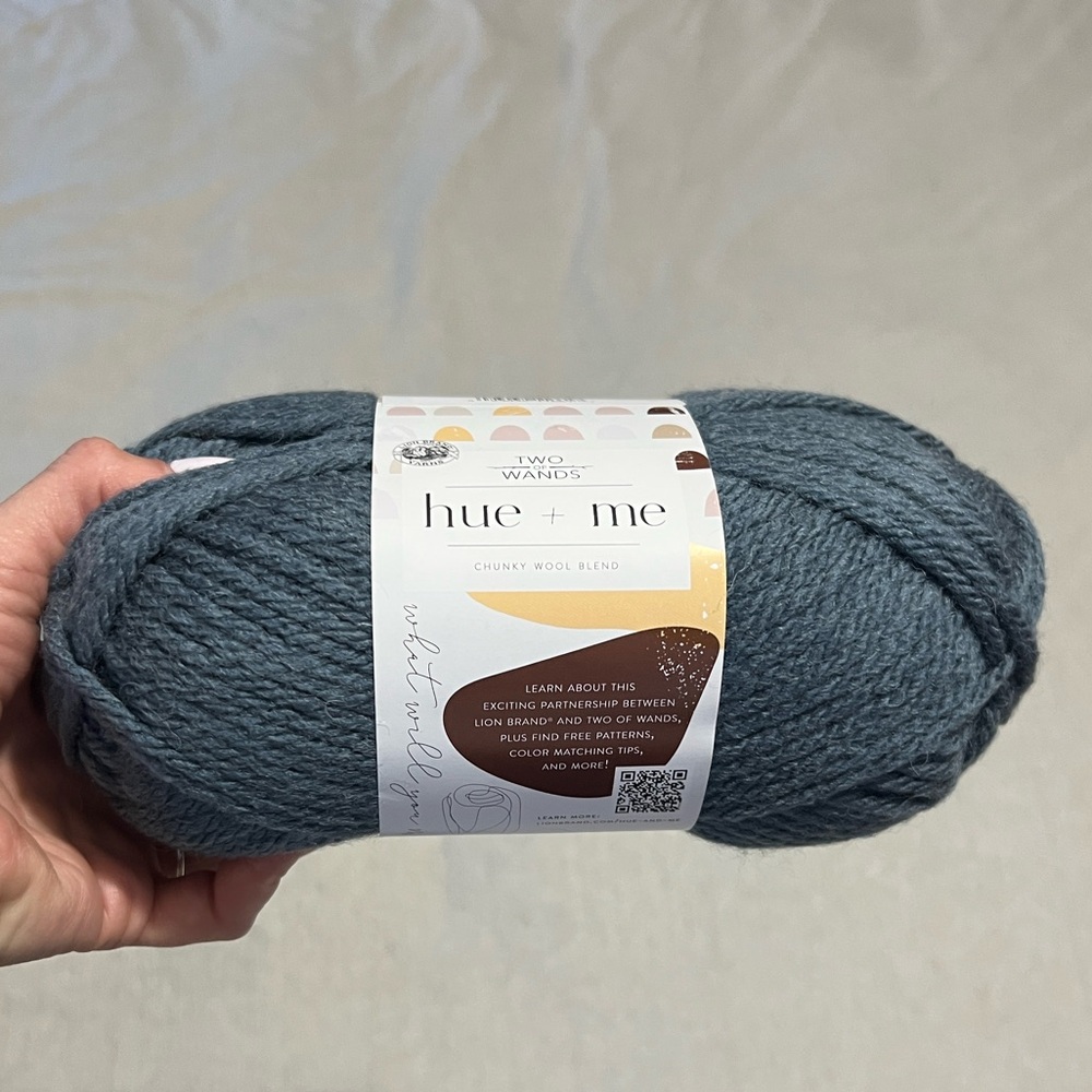 Two of Wands Hue + Me Chunky Wool Blend Yarn Marine 111U Grey Blue single skein